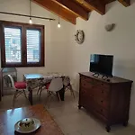 شقة Cagliari Elmas Airport Beautiful Mansarda *